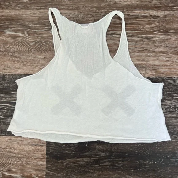 Akira Crop Top - Picture 2 of 2